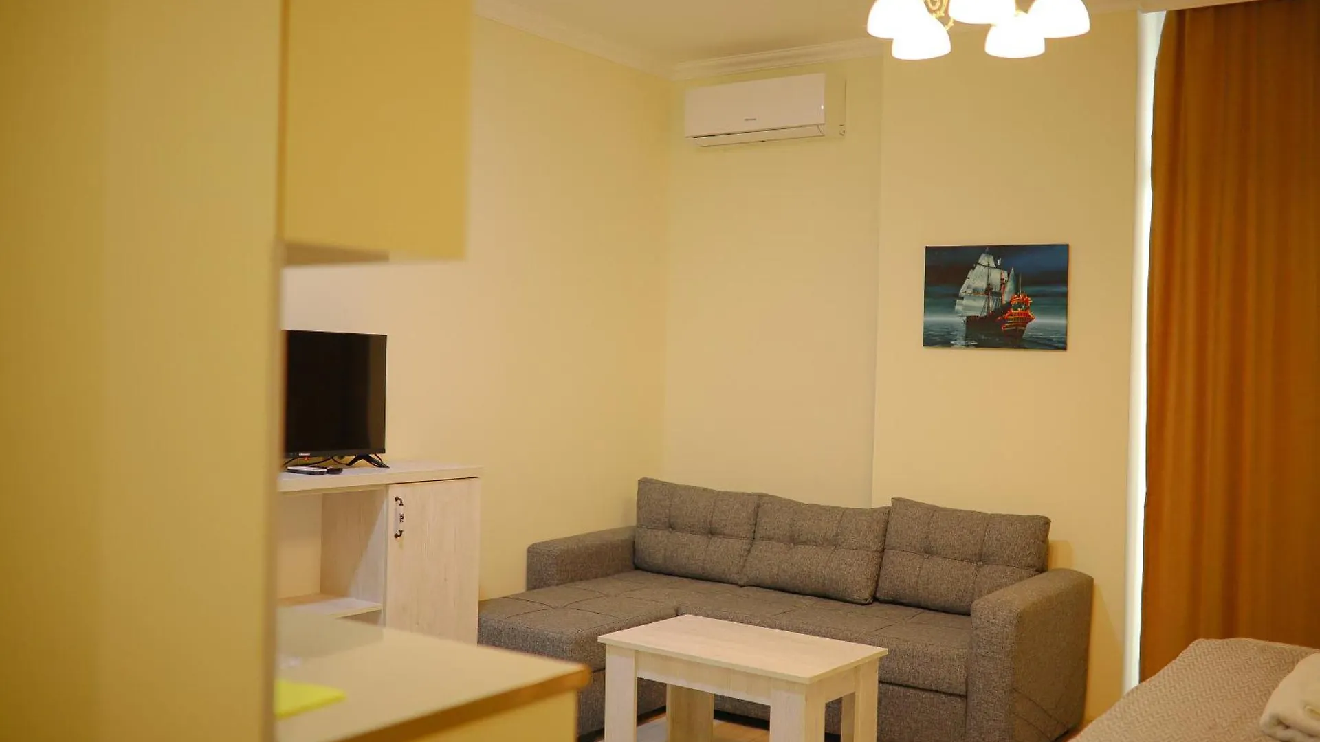 Ls Apartment Near The Beach バトゥーミ